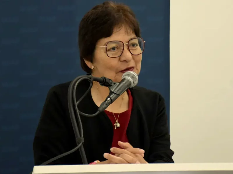 Reconoce Rectora Lilia Cedillo calidad del Posgrado en Microbiología