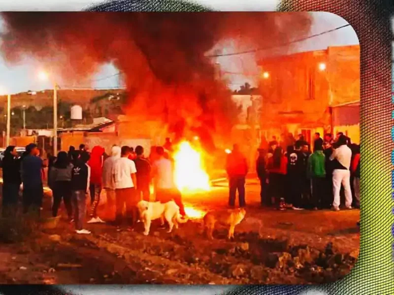 Linchan y queman vivo a presunto ladrón de llantas en Atzitzihuacán, Puebla