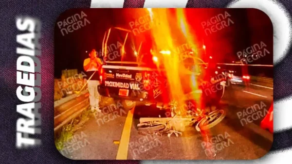 Motociclista murió tras chocar y salir proyectado a una pendiente en el Periférico Ecológico, Puebla