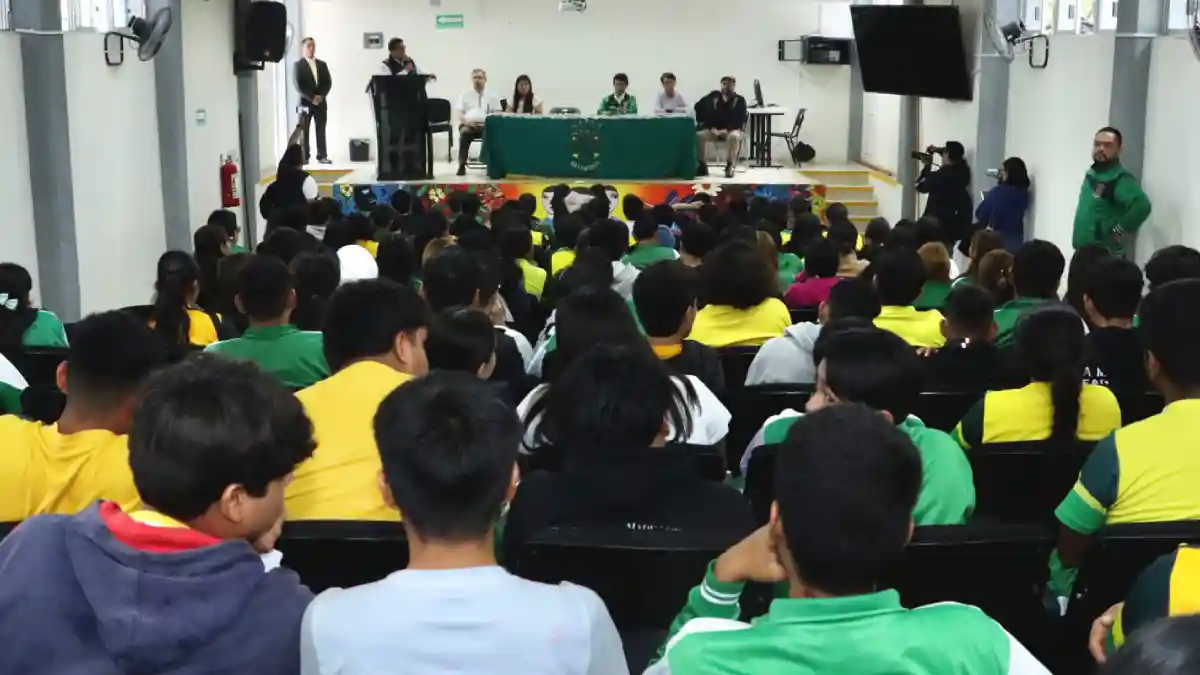 Diputado Pável Gaspar Ramírez impulsa acercamiento legislativo con estudiantes de Izúcar de Matamoros