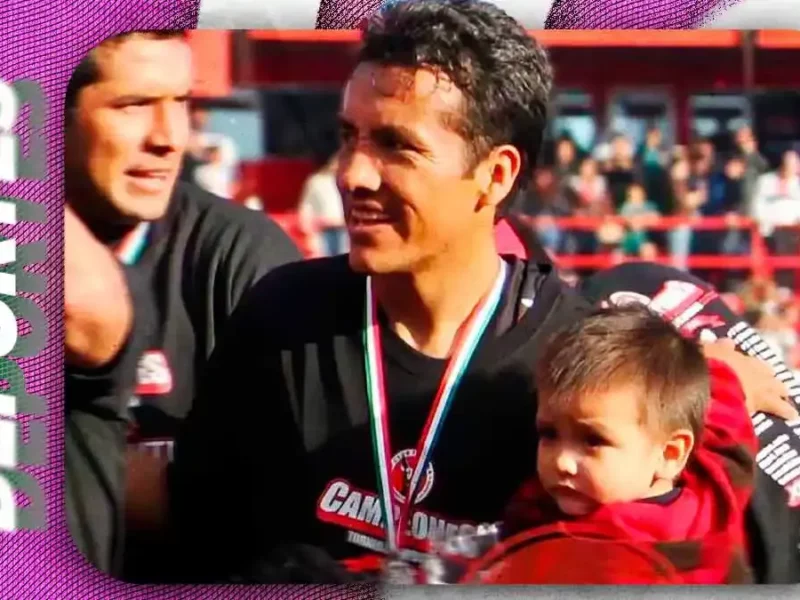 Surgen imágenes de Gilberto Mora con playeras de clubes de la Liga MX