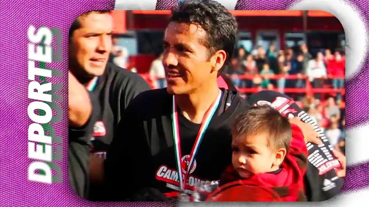Surgen imágenes de Gilberto Mora con playeras de clubes de la Liga MX