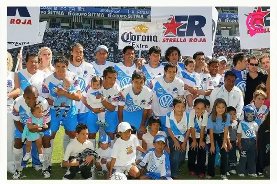 Surgen imágenes de Gilberto Mora con playeras de clubes de la Liga MX