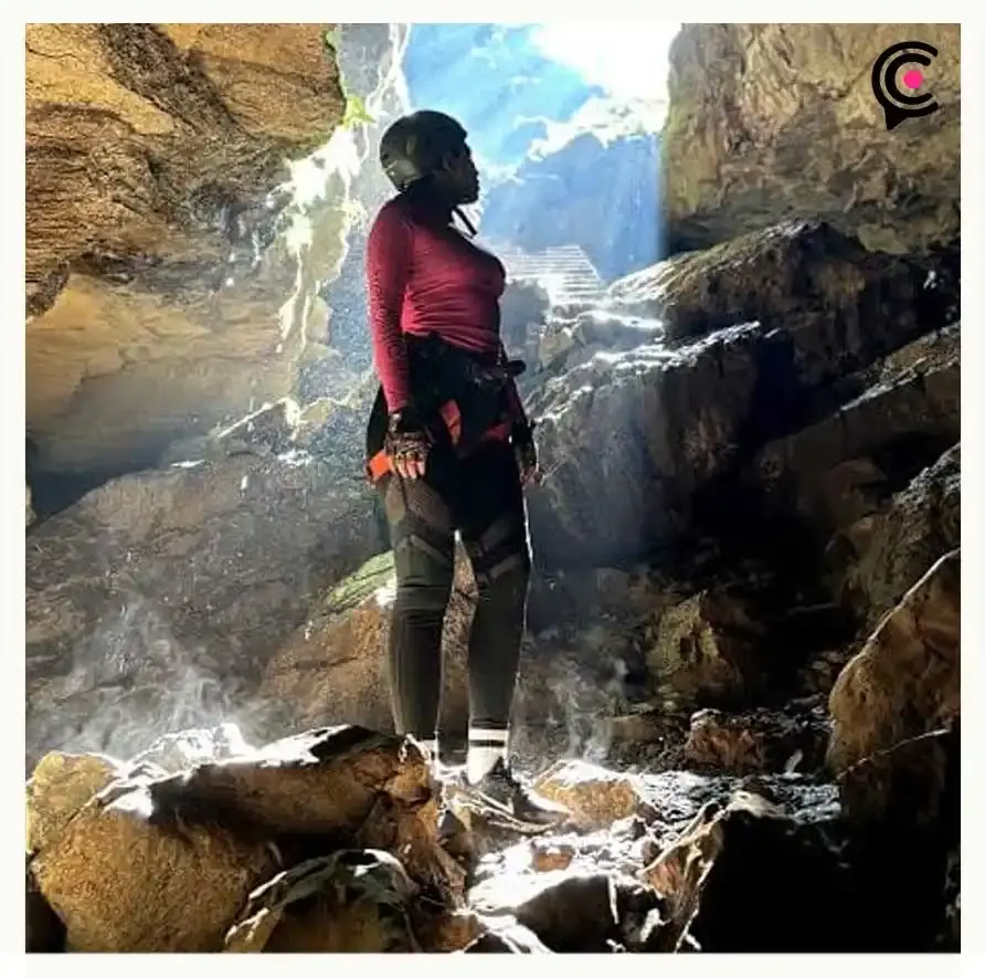 Familia queda atrapada en gruta de Cuetzalan; rescatan dos con vida, buscan a cuatro personas más