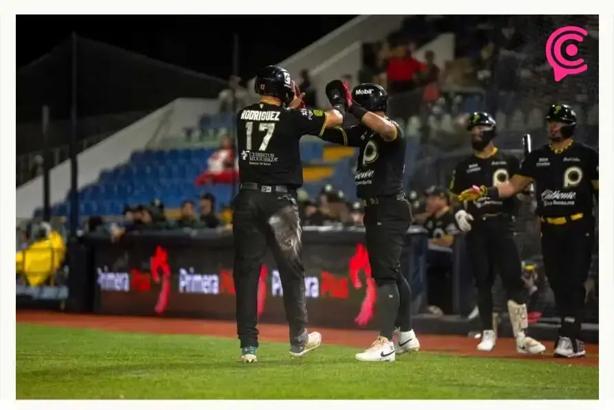 Pericos de Puebla apalea 9-3 a Bravos de León con joya de Cristhian Adames