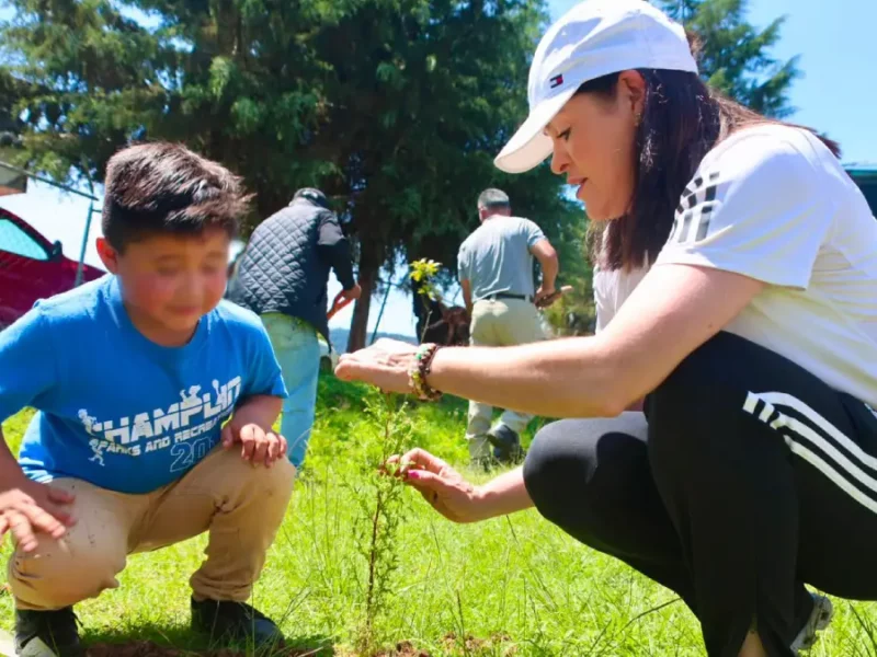 AgendaZacatlánSustentable: reforestan la Unidas Deportiva de Tlatempa