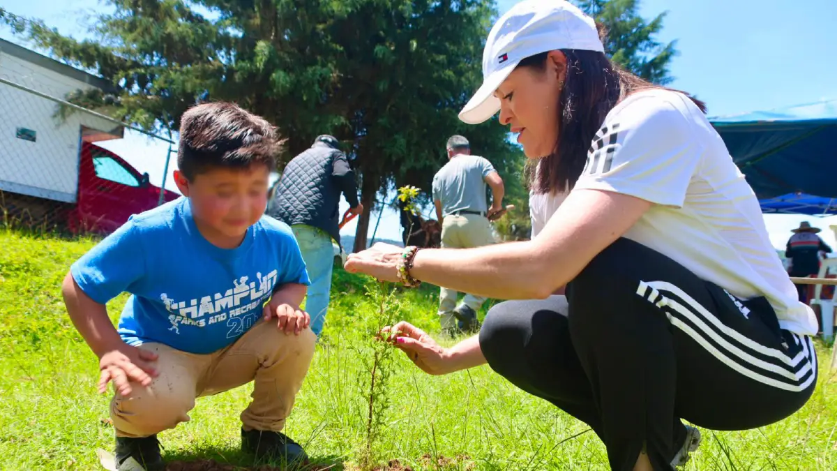 AgendaZacatlánSustentable: reforestan la Unidas Deportiva de Tlatempa