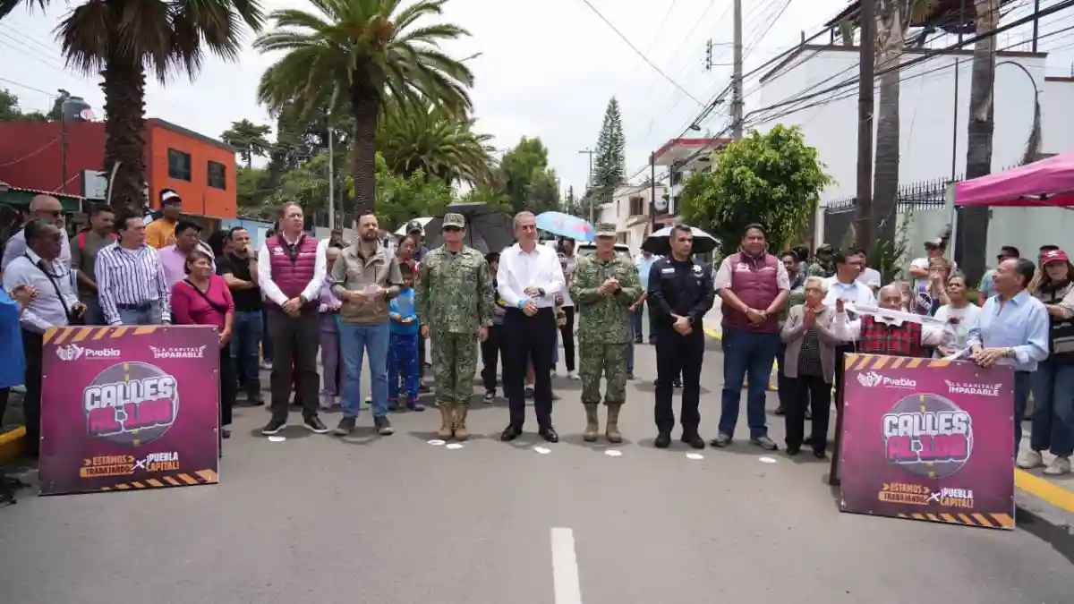 Entrega Pepe Chedraui rehabilitación vial en la Junta Auxiliar Ignacio Zaragoza, con el Tren Capitalino de Pavimentación
