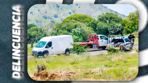 Abandonan cuatro cuerpos emplayados dentro de auto en Cuautinchán, Puebla