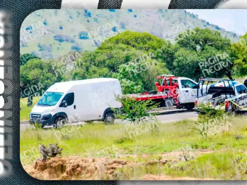 Abandonan cuatro cuerpos emplayados dentro de auto en Cuautinchán, Puebla