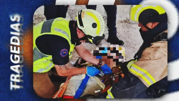Albañil cae diez metros y sobrevive en Barrio de Santiago, Puebla; investigan falta de seguridad 