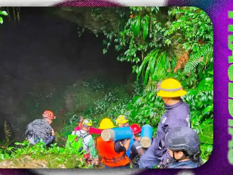 Rescatistas prevén hasta 21 horas para recuperar cada cuerpo en la gruta de Cuetzalan