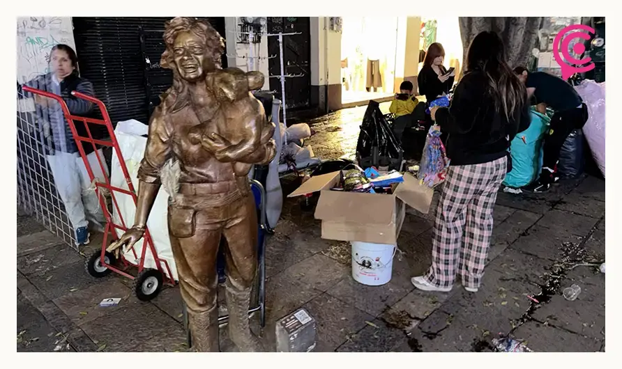 Denuncian abandono y vandalismo de estatuas del corredor 5 de Mayo