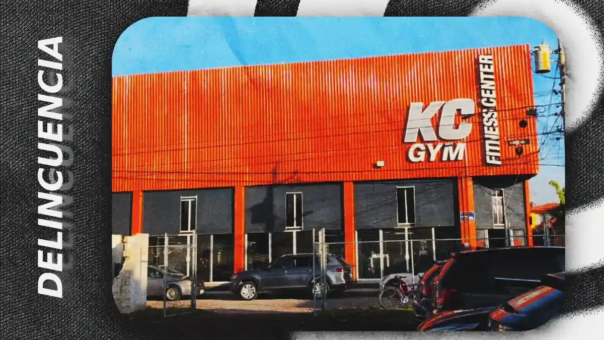 Denuncian robo de llantas en estacionamiento de gimnasio en Cholula; negocio niega apoyo al dueño