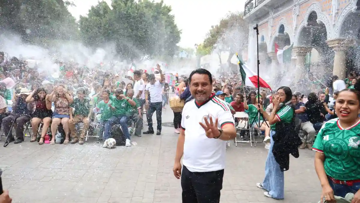 Más de 5 mil personas disfrutaron en familia la transmisión del partido de la Selección Mexicana en el Parque Juárez