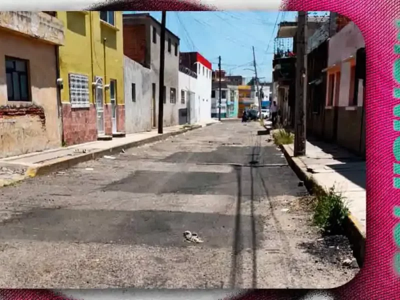 Vecinos de la Colonia Resurgimiento reportan mal trabajo de bacheo en la Diagonal 26 Norte