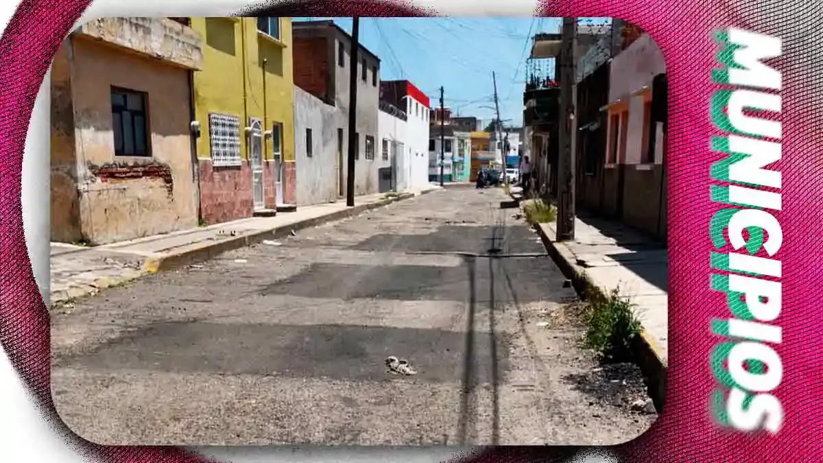 Vecinos de la Colonia Resurgimiento reportan mal trabajo de bacheo en la Diagonal 26 Norte