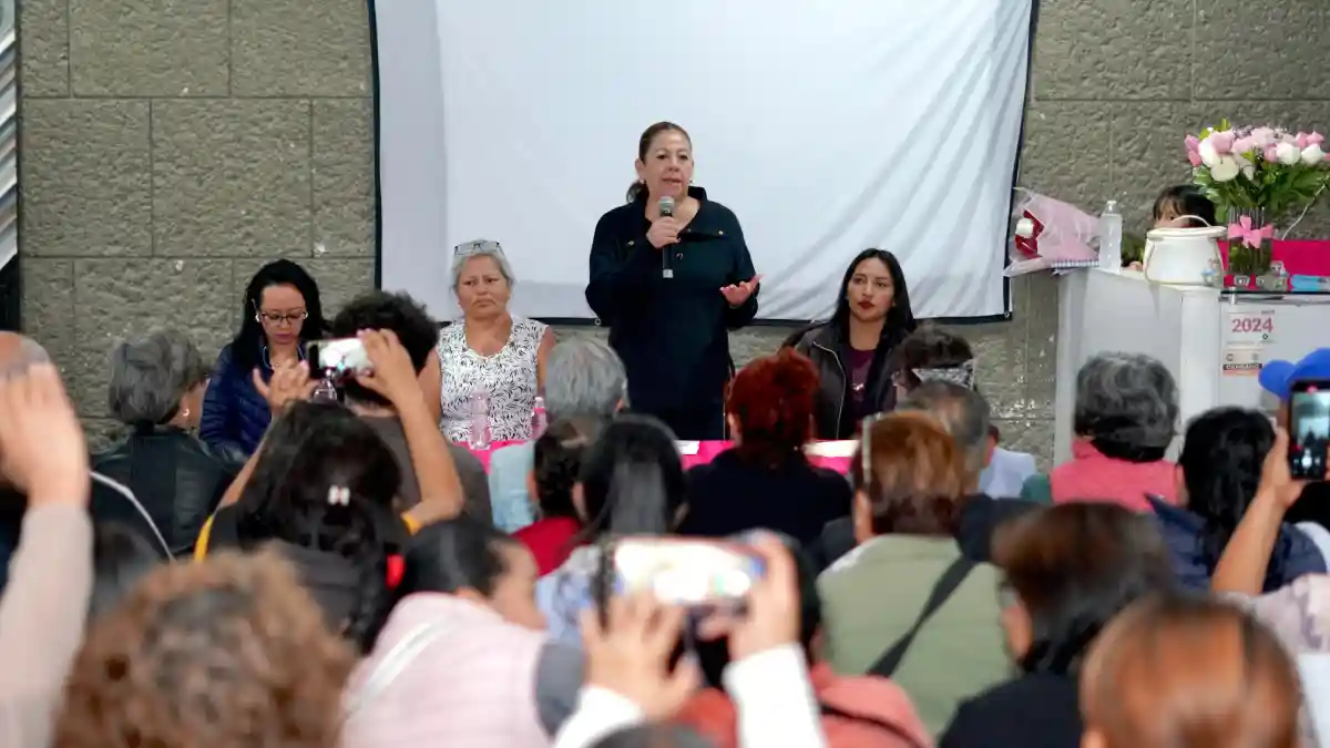 Obra Comunitaria no distingue, construye transformación para familias poblanas: Laura Artemisa