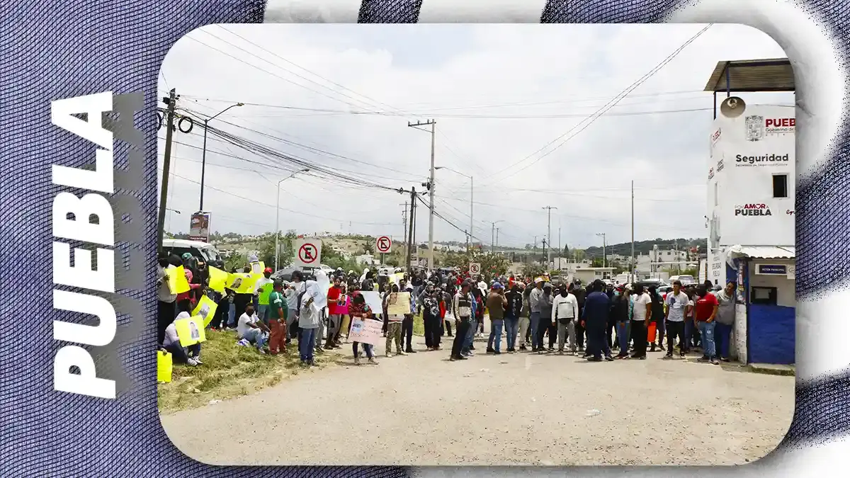 Comerciantes del Mercado Morelos protestan afuera del penal de San Miguel, Puebla; exigen traslado de reos