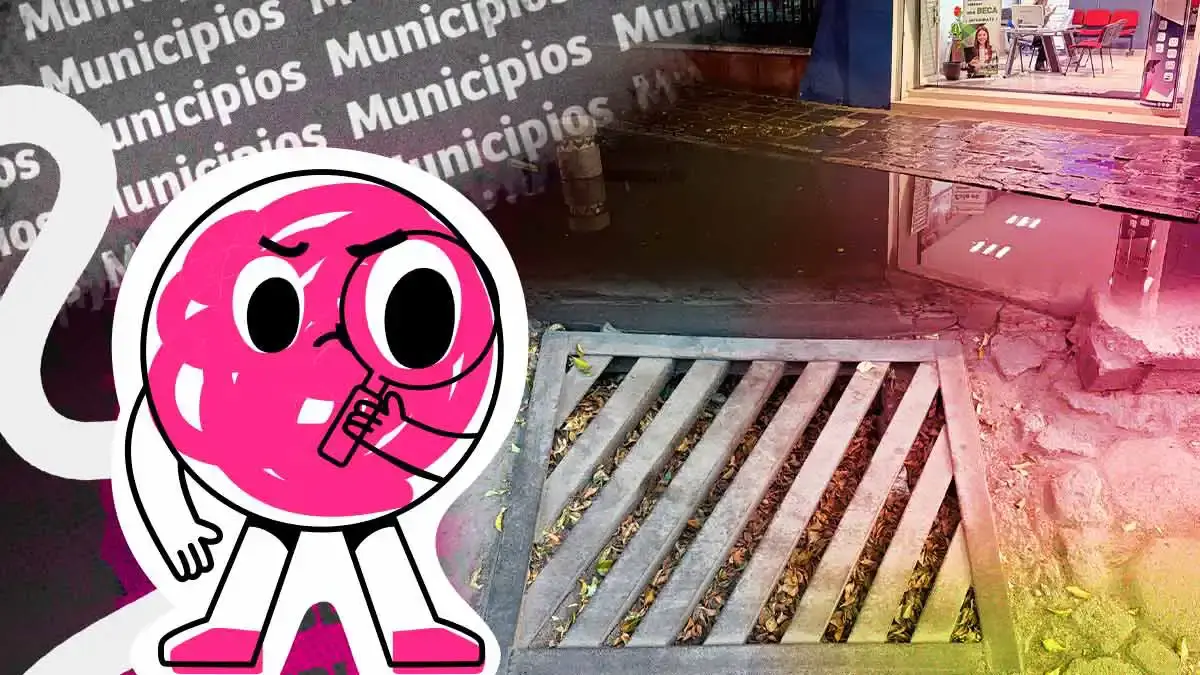 Basura y hojarasca ahogan las alcantarillas del Centro Histórico de Puebla pese a temporada de lluvias